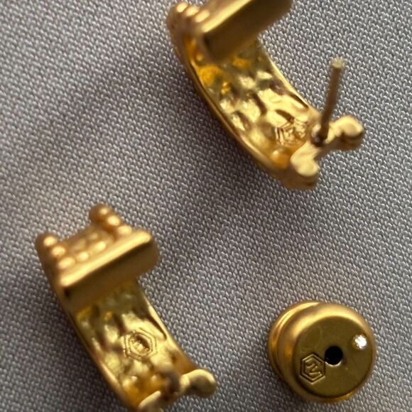 Brand New. $175 Julie Vos Earring color: Iridescent Clear Crystal - Picture 11 of 11